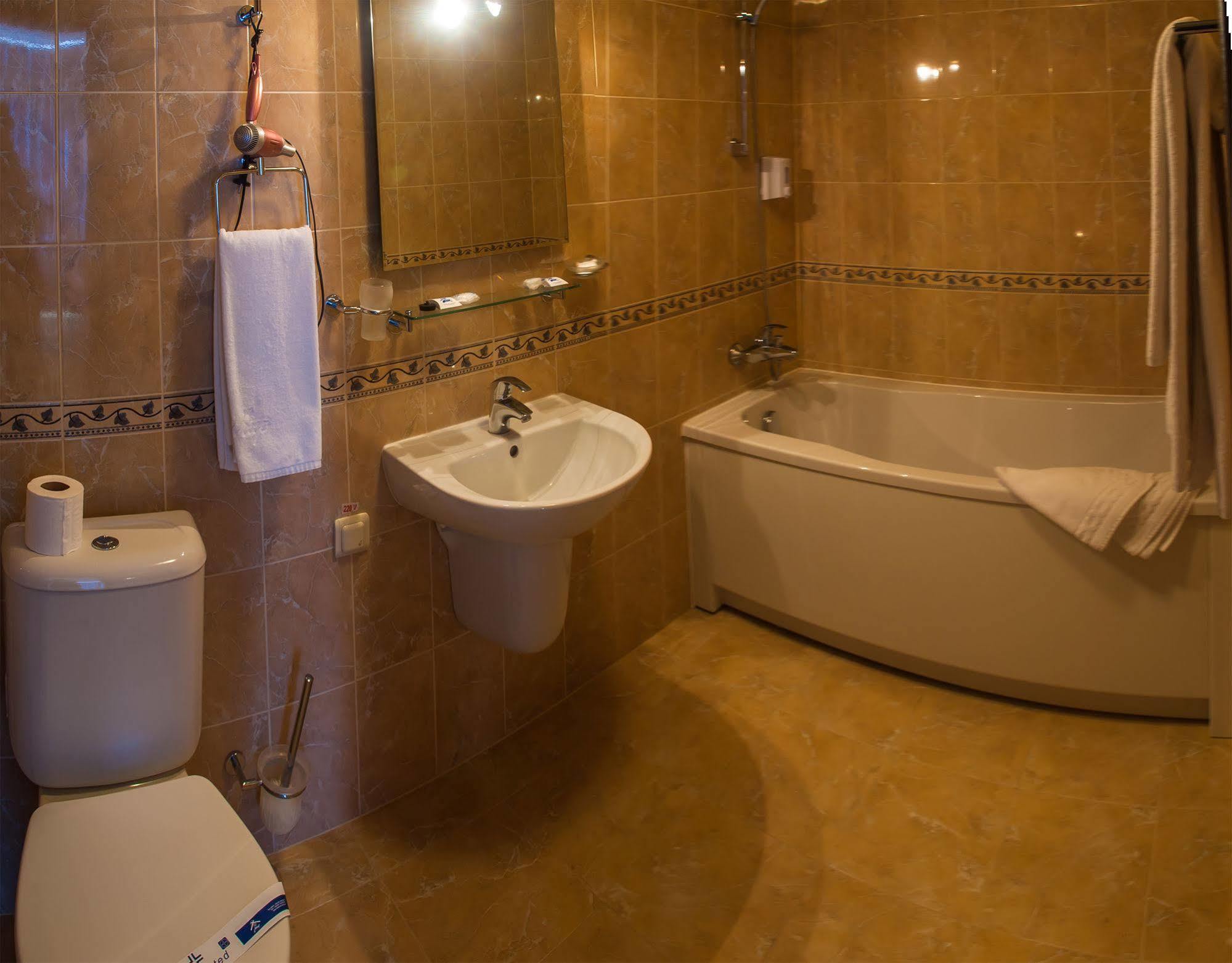 Hotel Mir Κχαρκίβ Εξωτερικό φωτογραφία